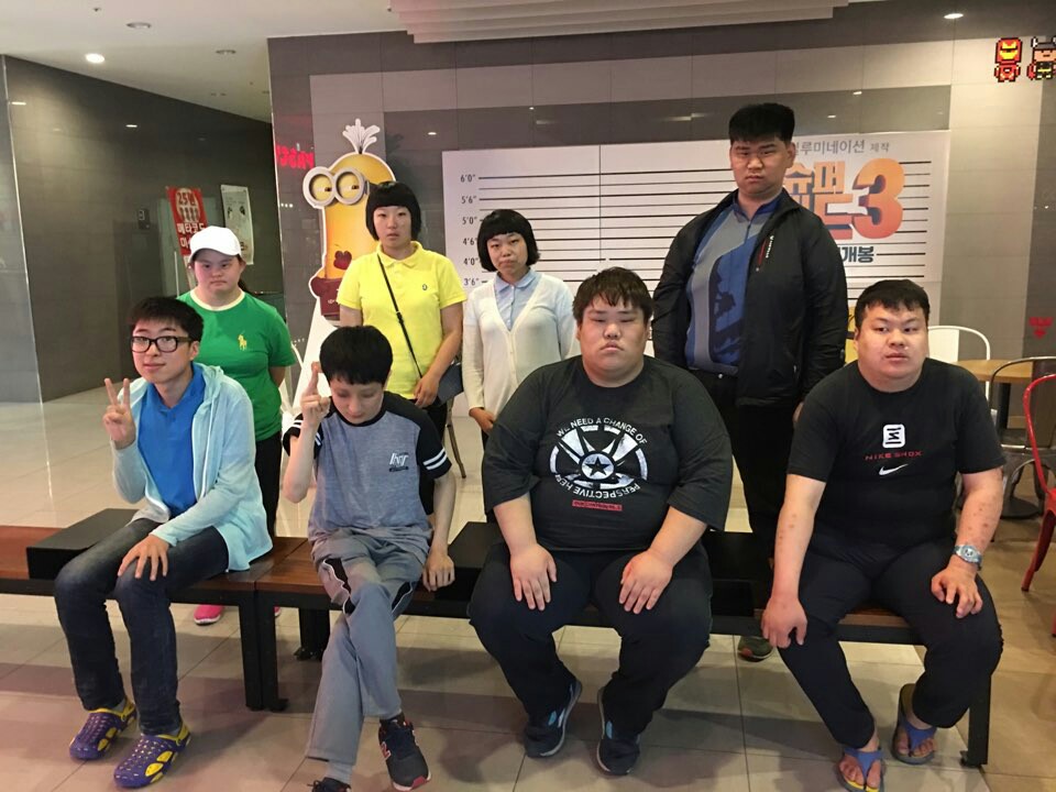 2017년 행복나눔 CGV와 함께 하는 아이원 거주인 객석나눔 행사(문화관람)이 있었습니다