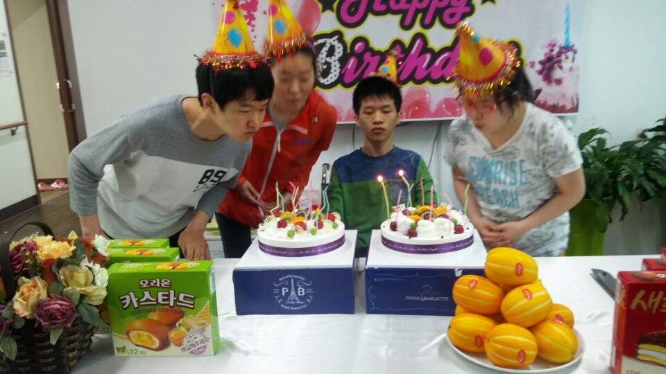 5월 거주인 생일파티