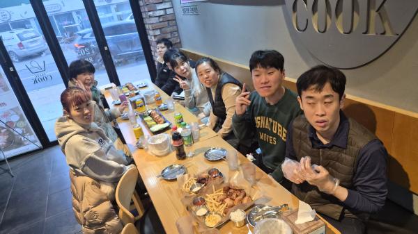 치킨먹으면 행복하지~