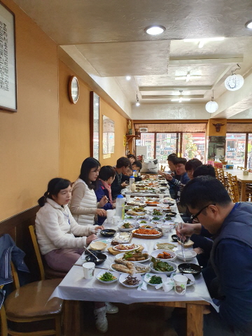 한국 서부발전(주) 태안발전본부 사회 공헌팀 후원받아 수덕사 일원으로 단풍구경 다녀왔습니다.